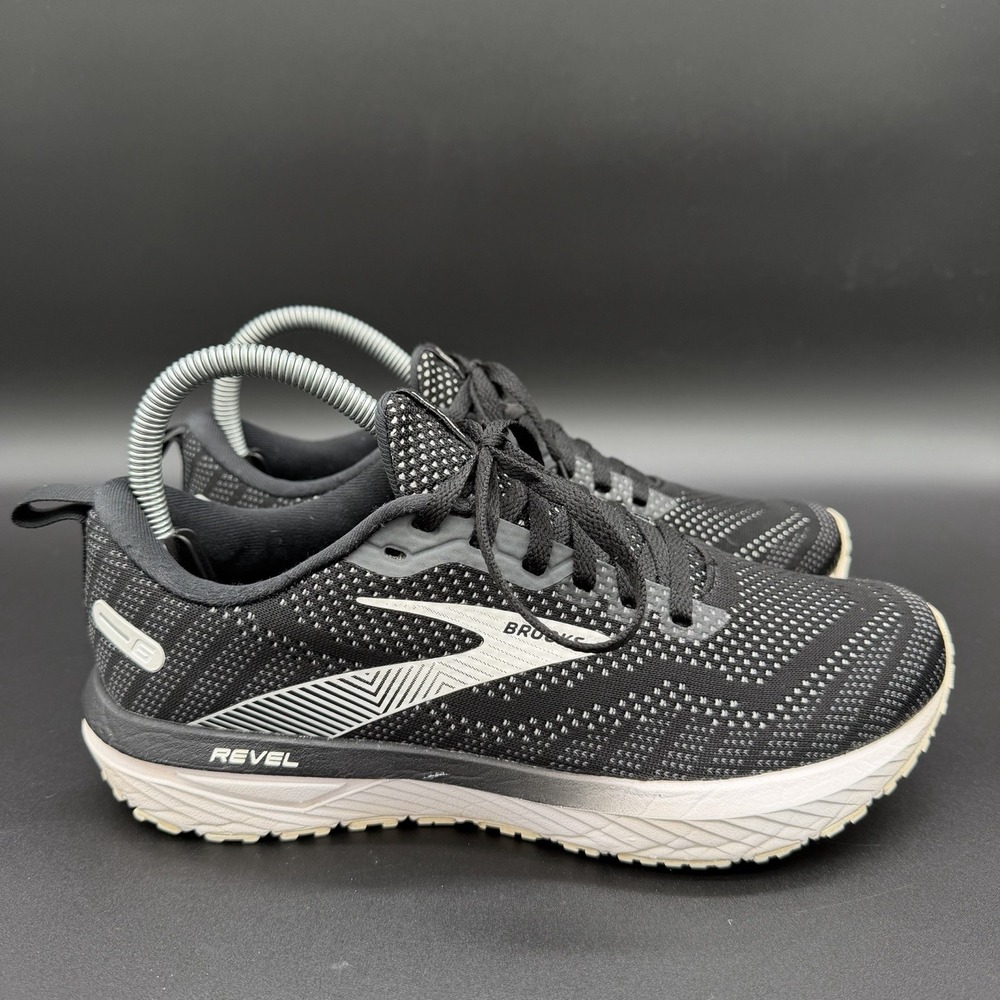 Brooks Women's Revel 6 Neutral Running Shoe Black White Size 8